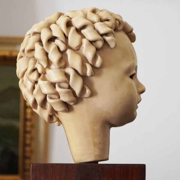 Statua in ceramica di fanciullo anni '40 - Immagine principale di profilo