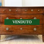 Comò in stile Luigi XVI in noce, filettato e intarsiato - Immagine principale - VENDUTO