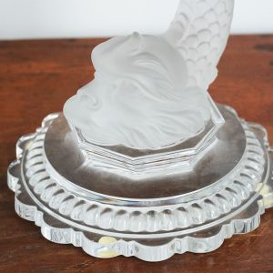 Lampada a delfino Baccarat, in cristallo satinato - Particolare della base satinata