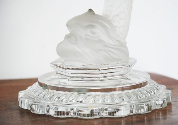 Lampada a delfino Baccarat, in cristallo satinato - Particolare della base satinata
