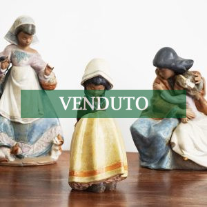 Tre statuine Lladrò in gres porcellanato - Immagine principale - Venduto