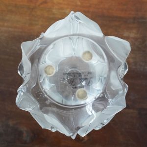 Vaso in cristallo Lalique “Hedera” - Dettaglio della base