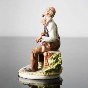 Coppia di anziani in porcellana di Capodimonte, Giuseppe Cappè - Immagine laterale