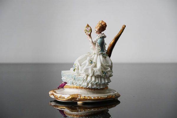 Dama in porcellana di Capodimonte di Giuseppe Cappè - Vista laterale