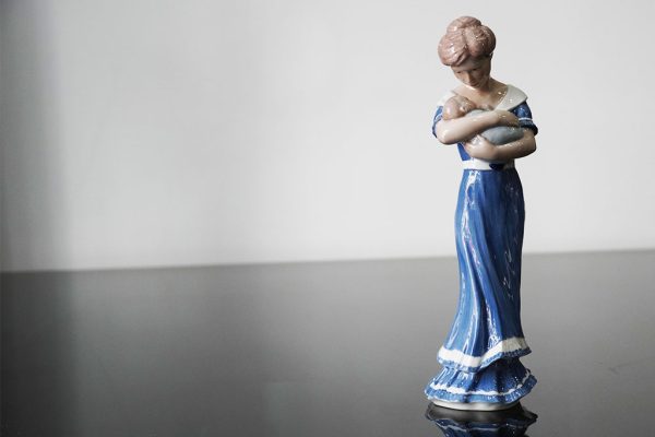 Statuetta Royal Copenaghen “mamma con bambino” - Immagine principale